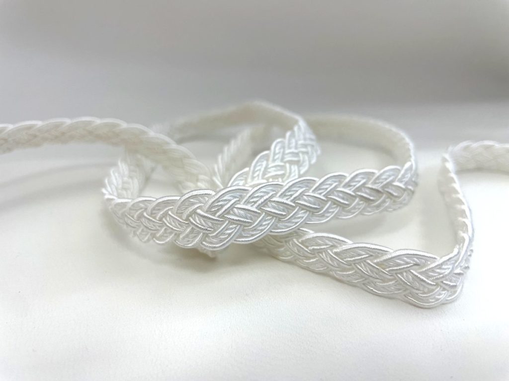 White braid 017412