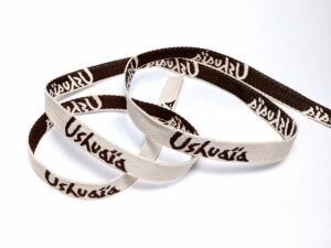 steifes Jacquardband mit Ushuaia-Aufdruck - MJR2729